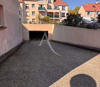  Parking / Garage � louer 