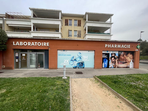 Local 114 m2 - Duranne 1990 13100 Aix en provence