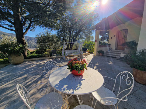   Maison Plans de Carros 5 pi�ces , d�pendances , garage , parking Maison - 5 pi�ce(s) - 150 m�