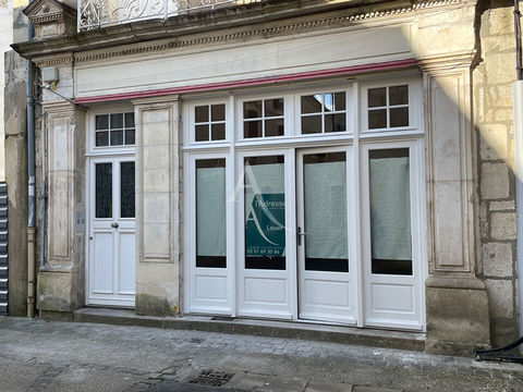 Local commercial Fontenay Le Comte 60 m2 500 85200 Fontenay le comte