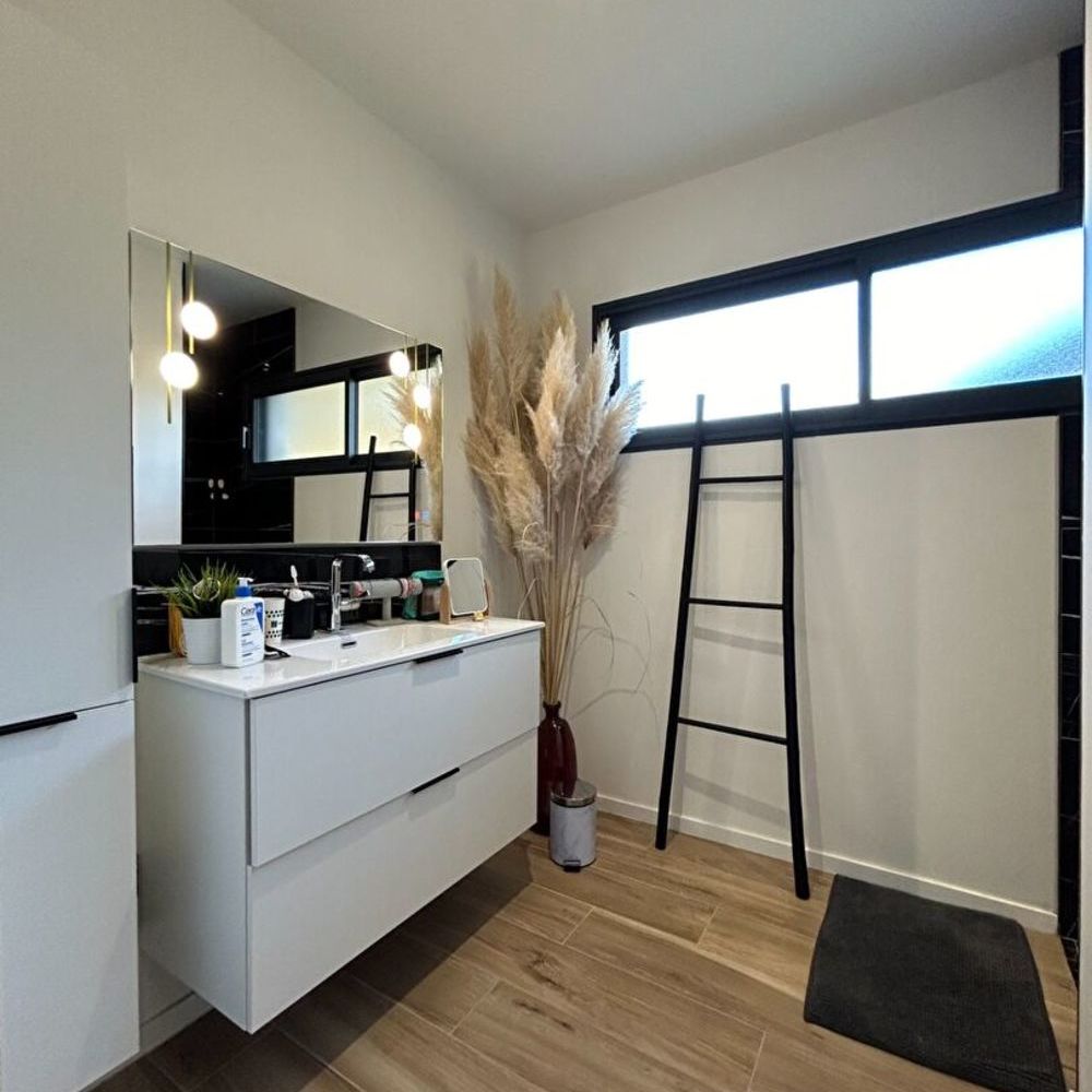 � vendre  Maison Mont�limar (26200)