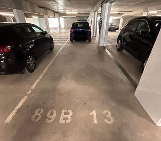  Parking / Garage � louer 