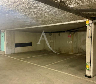  Parking / Garage � louer 