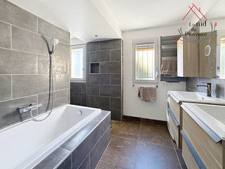  Immeuble � vendre 6 pi�ces 139 m�