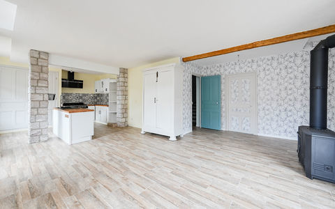   Ard�che - Maison 6 chambres -180 m� Maison - 8 pi�ce(s) - 180 m�