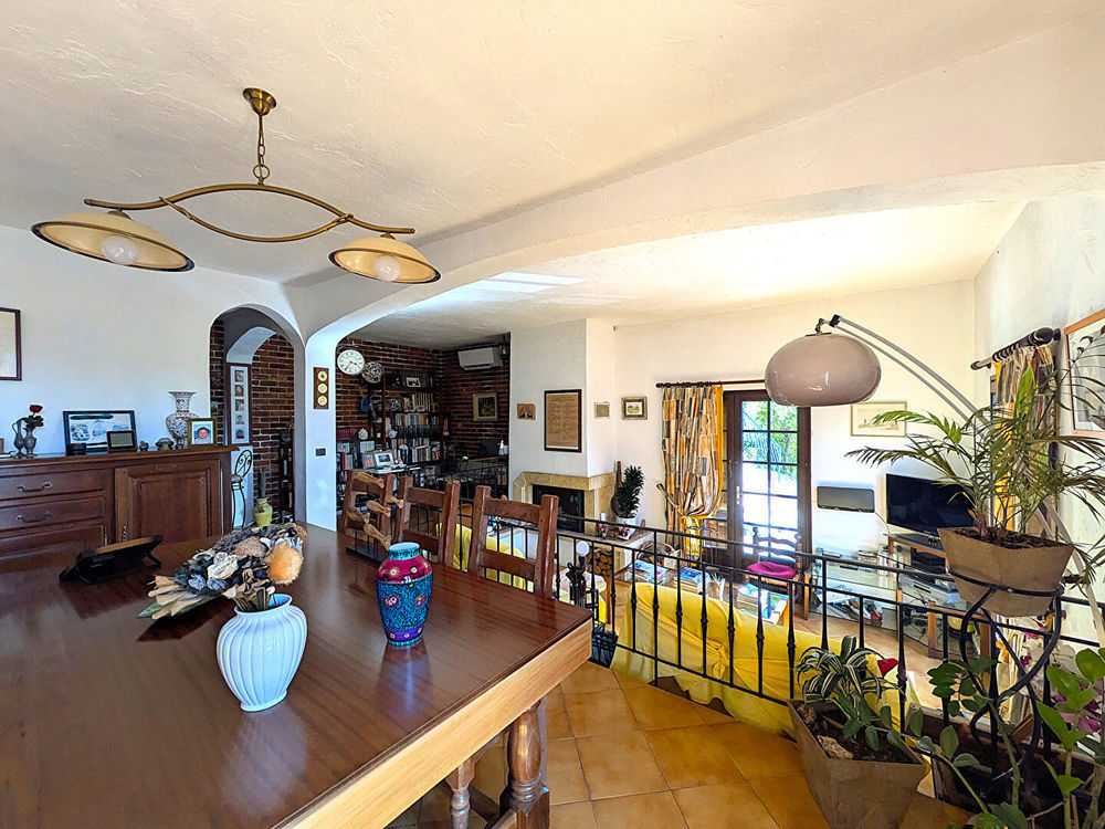 � vendre  Maison Cagnes-sur-Mer (06800)