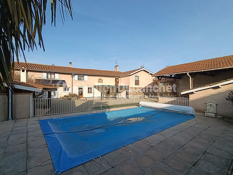   Maison Civens 200 m2 Maison - 6 pi�ce(s) - 200 m�