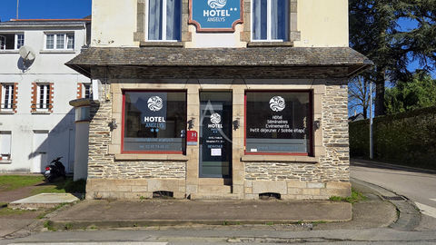 Local commercial Plo&euml;rmel 41 m2 87550 56800 Ploermel