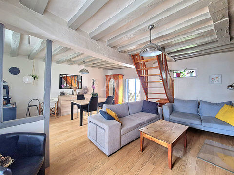   Maison de 95m� en plein coeur de Chateauneuf sur Sarthe Maison - 6 pi�ce(s) - 90 m�