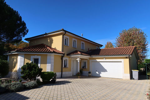  Maison � vendre 6 pi�ces 220 m�