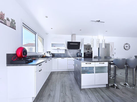   Maison Gratentour 5 pi�ce(s) 116 m2 Maison - 5 pi�ce(s) - 104 m�