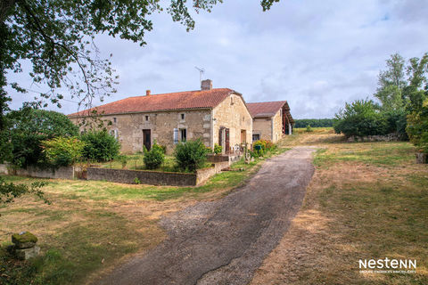   � vendre, dans un environnement paisible et verdoyant, ancien corps de ferme en pierre, offrant charme et authenticit�, pos� sur Maison - 6 pi�ce(s) - 138 m�