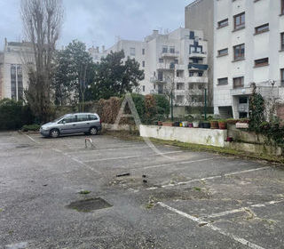  Parking / Garage � louer 