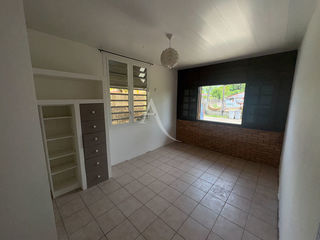  Maison � vendre 4 pi�ces 195 m�