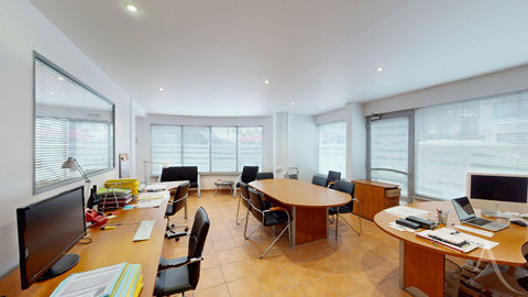 Local commercial 156 m2 480000 93100 Montreuil