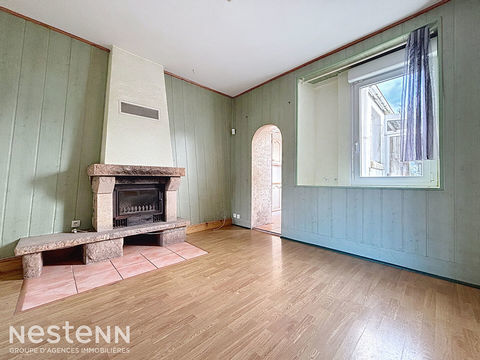   Maison de bourg des ann�es 40 � r�nover, 90m�, 2 chambres et un bureau Maison - 4 pi�ce(s) - 89 m�