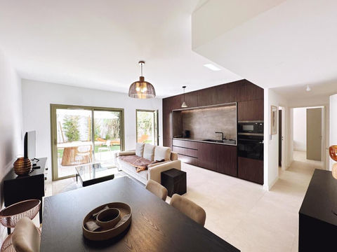   Appartement  Bonneveine Meubl� Qualit� sup�rieure - 200 m� Jardin  box en sous sol Appartement - 3 pi�ce(s) - 1 m�