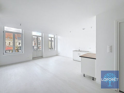   Appartement 4 pi�ces 99,05 m� - Sur la place de Saint-Amand-les-Eaux Appartement - 4 pi�ce(s) - 99 m�