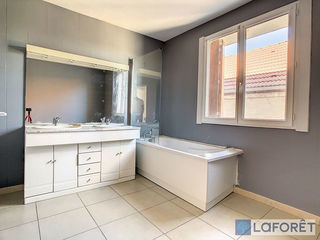  Appartement � louer 4 pi�ces 76 m�