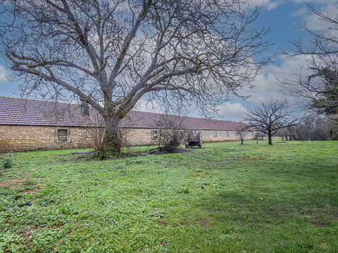   FORGES (17) - LOT � R�HABILITER - 1339 m� DE PARCELLE Maison - 4 pi�ce(s) - 90 m�