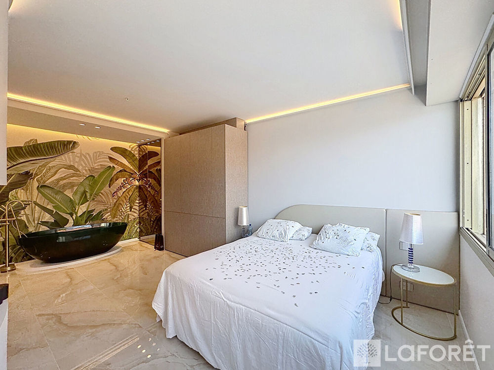 � vendre  Appartement Roquebrune-Cap-Martin (06190)