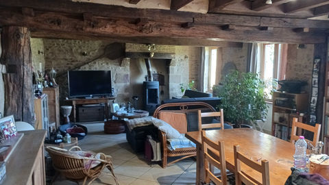   EN VENTE - MENETOU COUTURE, 2 H 30 PARIS, PROCHE JOUET FERMETTE 2 CHAMBRES BUREAU Maison - 5 pi�ce(s) - 123 m�