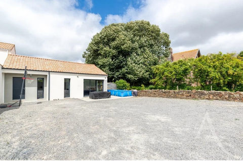   Contemporaine de plain-pied de 2023 situ�e � ROUANS - 128 m2 Maison - 7 pi�ce(s) - 128 m�