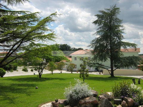   Maison Rouillac 12 Kms 302 m2 Maison - 9 pi�ce(s) - 302 m�