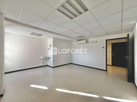 Local professionnel dans Espace de Sant&eacute; &agrave; Plaisance Du Touch 734 31830 Plaisance du touch