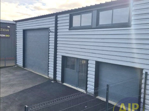 Local d'activit&eacute; Sainte Pazanne 185 m2 1950 44680 Sainte pazanne