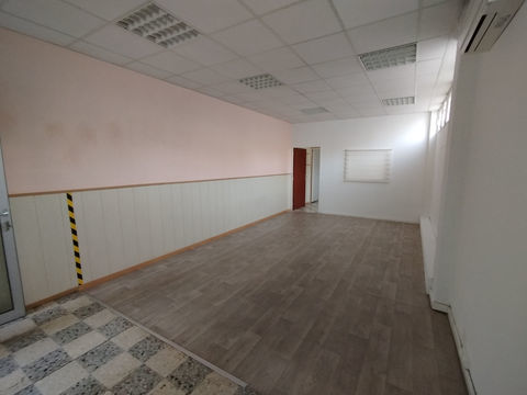 Local commercial Salon De Provence 44,20 m2 665 13300 Salon de provence