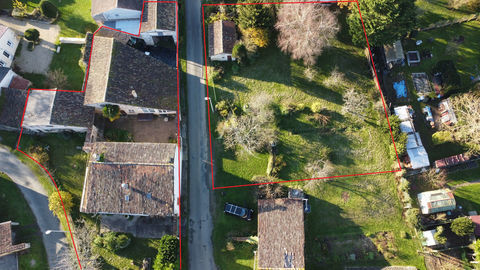   Ensemble immobilier - 145m2 Maison - 5 pi�ce(s) - 145 m�