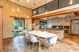  Maison � louer 7 pi�ces 232 m�