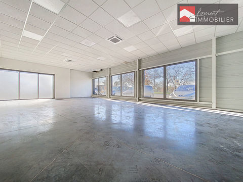Vaste local &agrave; PONT DE VAUX 950 01190 Pont de vaux