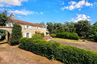  Maison � vendre 15 + pi�ces 493 m�