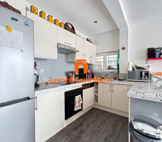  Immeuble � vendre 9 pi�ces 180 m�