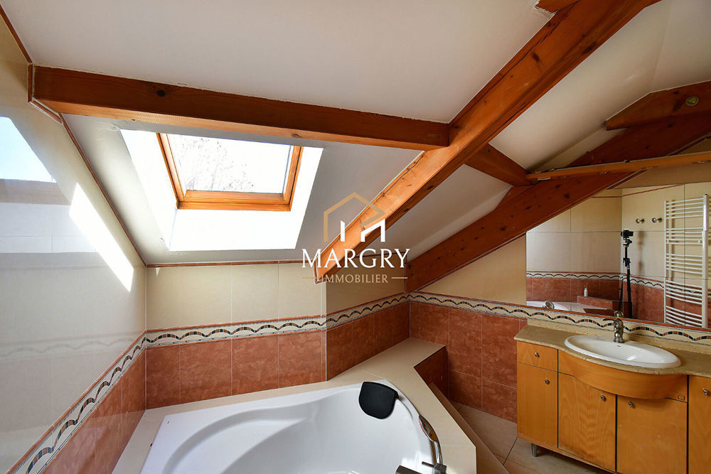 � vendre  Maison Gex (01170)