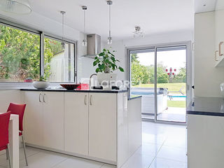  Maison � vendre 4 pi�ces 196 m�