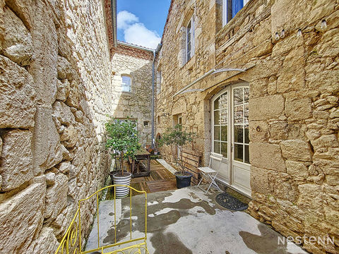   A Vendre Maison en pierre r�nov�e de 227 m� avec patio � 10 minutes de Lectoure Maison - 6 pi�ce(s) - 227 m�