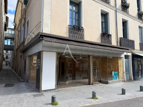 Local commercial Nimes 120 m2 1600 30000 Nimes
