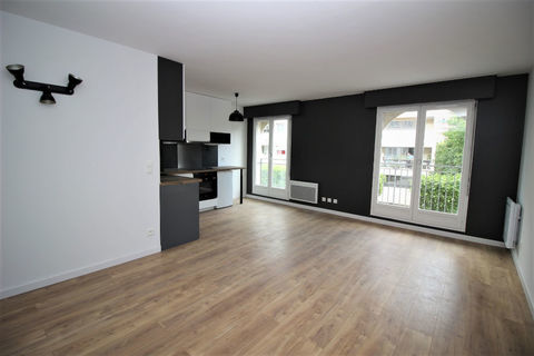 Appartement  2 pièce(s) 42.50 m2 900 Poissy (78300)