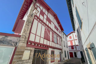  Villa � vendre 15 + pi�ces 300 m�