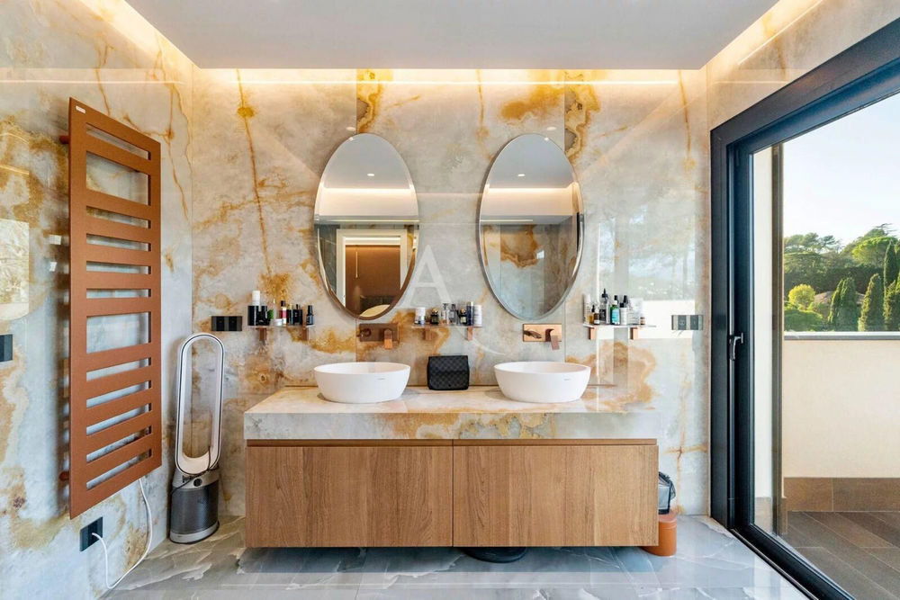 � vendre  Maison Valbonne (06560)