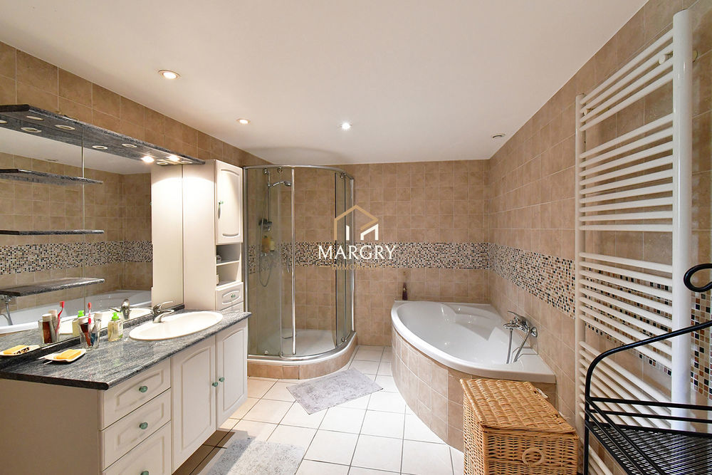 � vendre  Maison Cessy (01170)