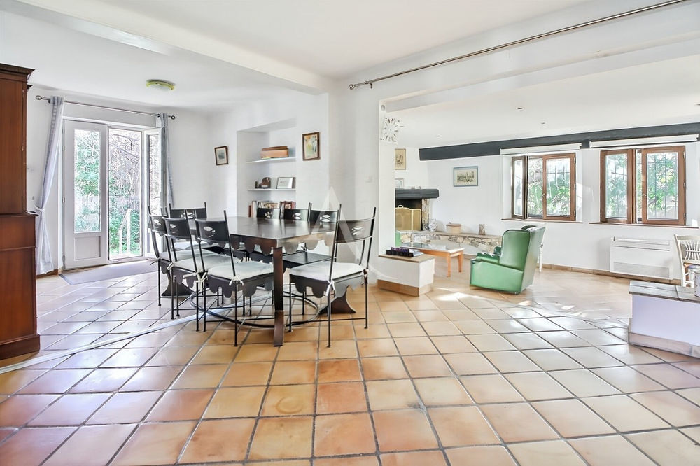 � vendre  Maison Carqueiranne (83320)