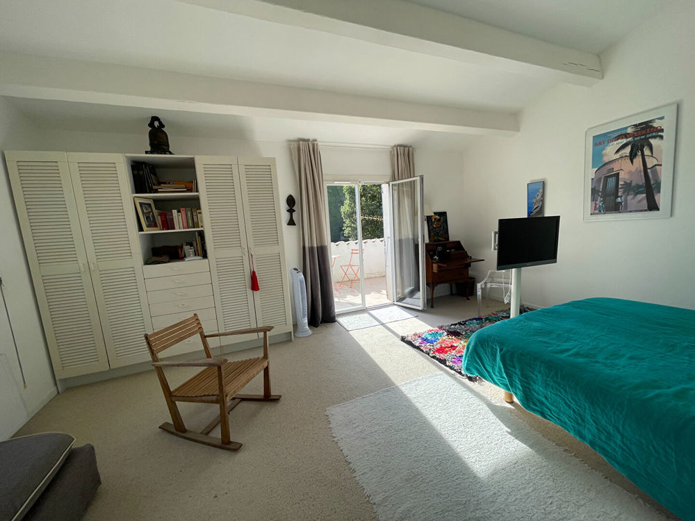 � vendre  Maison �guilles (13510)