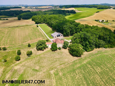   PROPRIETE EN PIERRE AVEC DEPENDANCES Maison - 5 pi�ce(s) - 112 m�