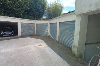  Parking / Garage � vendre 