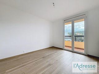  Appartement � louer 4 pi�ces 85 m�