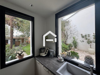  Immeuble � vendre 11 pi�ces 312 m�